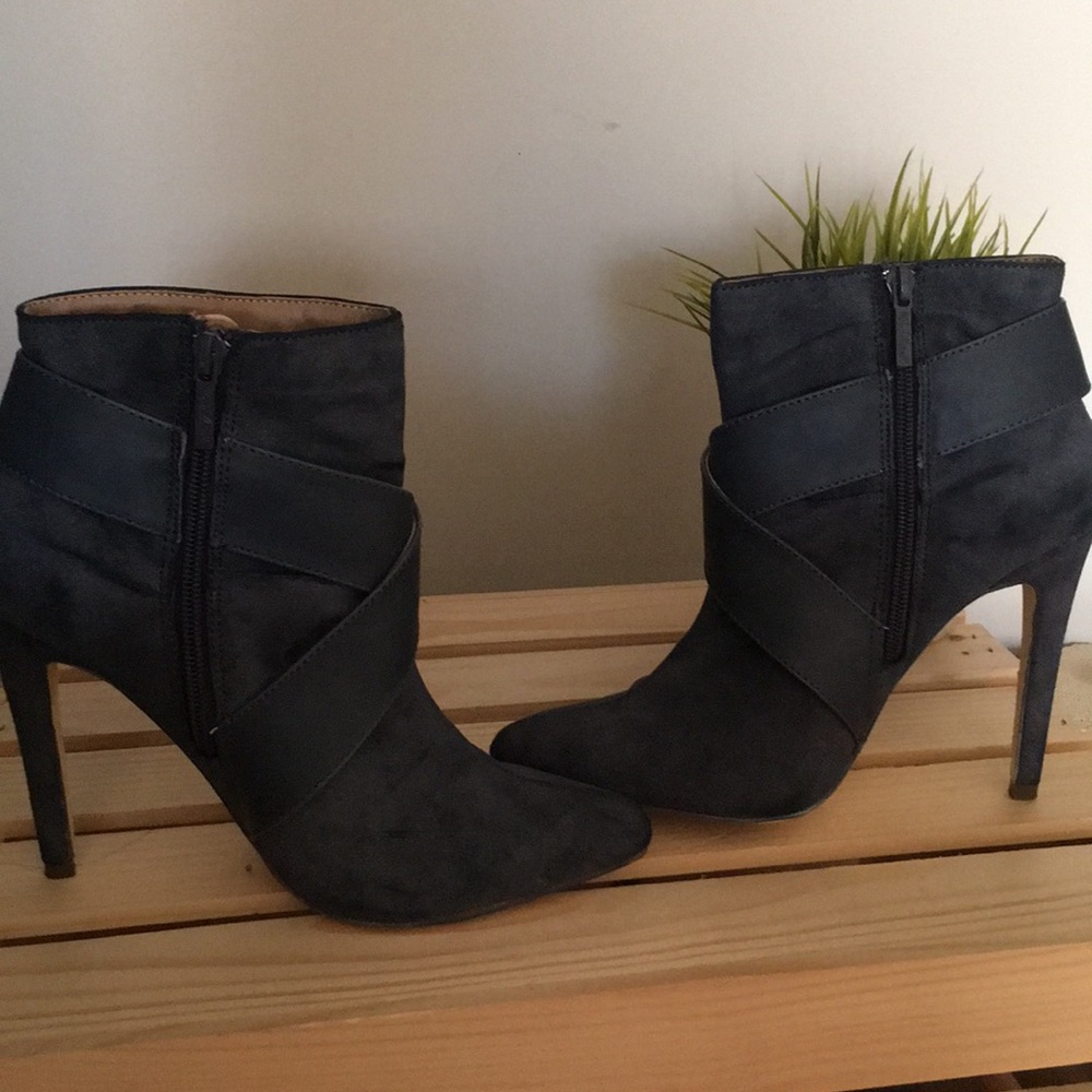 Michael Antonio Joyanna booties